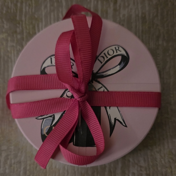 4 Fashion Coasters - Picture 3 of 3